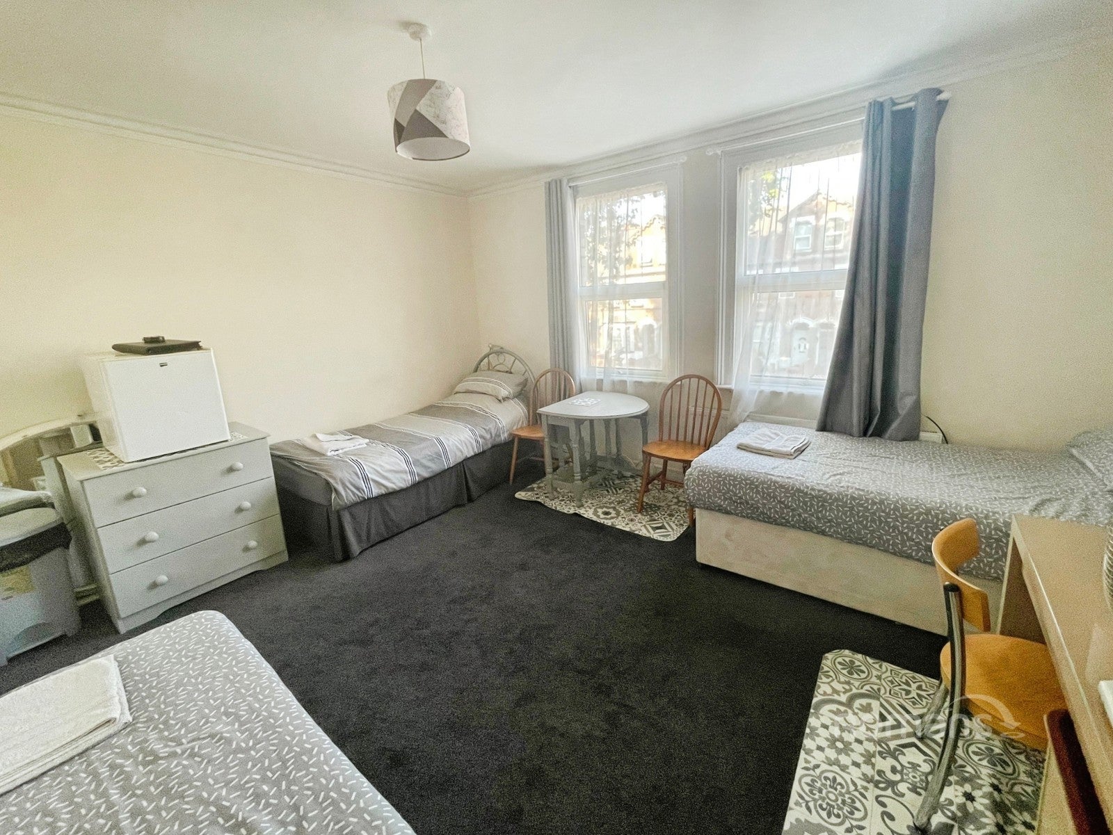 Room Caversham Road in Reading