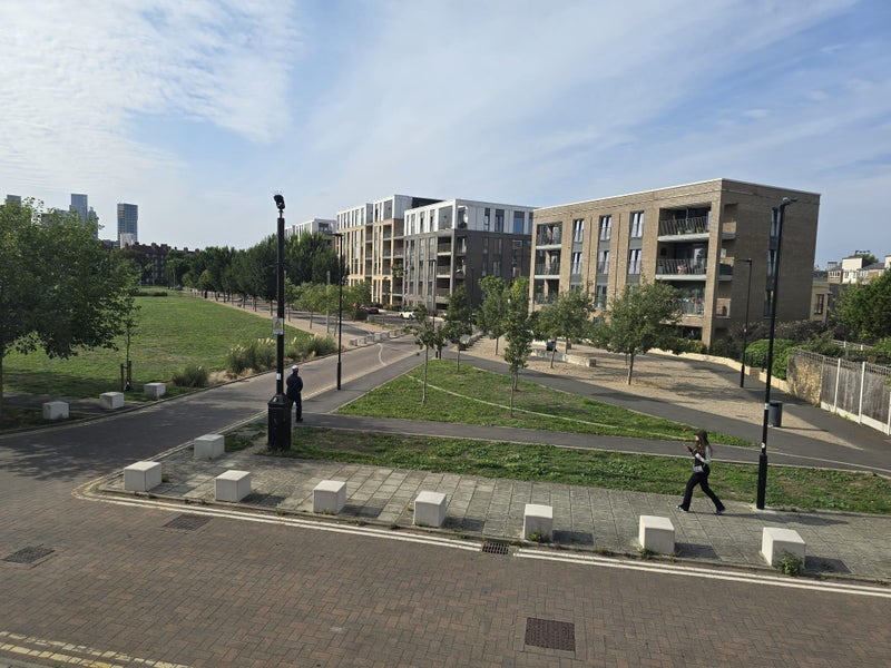 Room Fairbairn Green in Greater London
