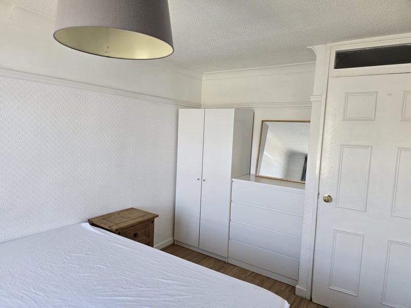 Room Fairbairn Green in Greater London