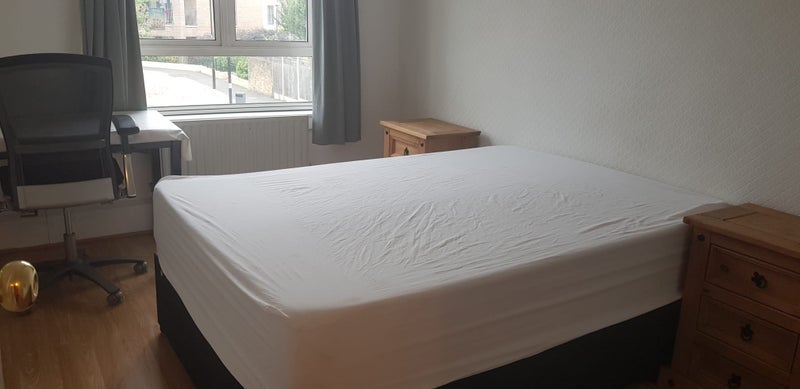 Room Fairbairn Green in Greater London