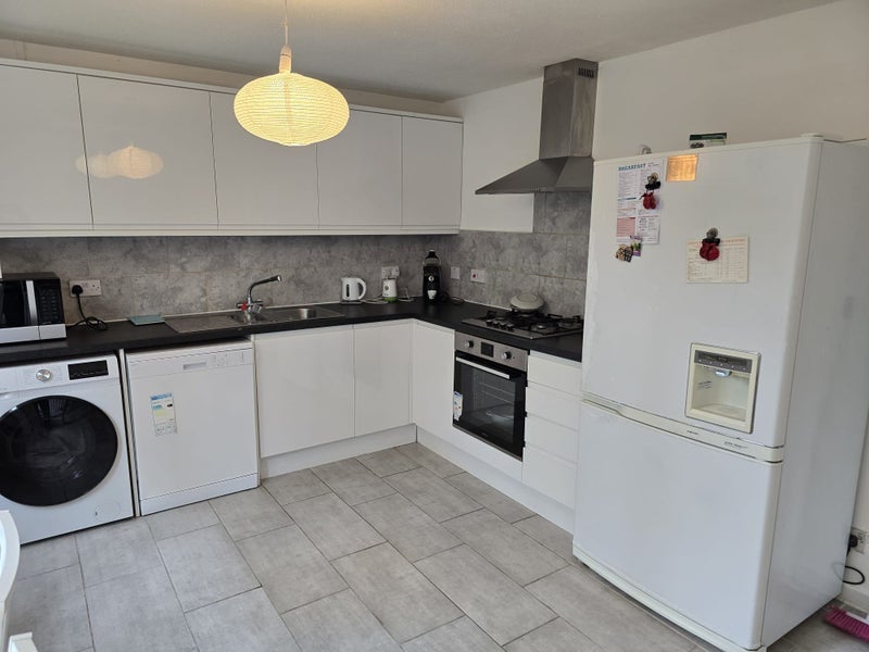 Room Fairbairn Green in Greater London