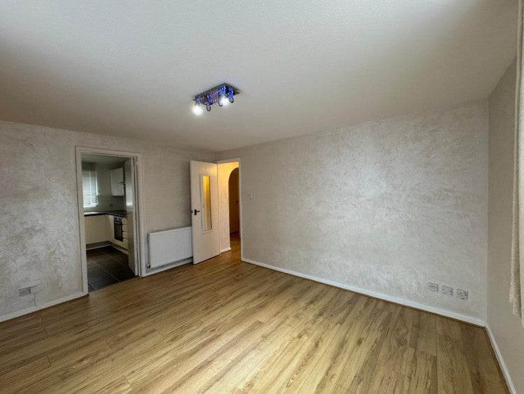 Flat Booth Road in Greater London
