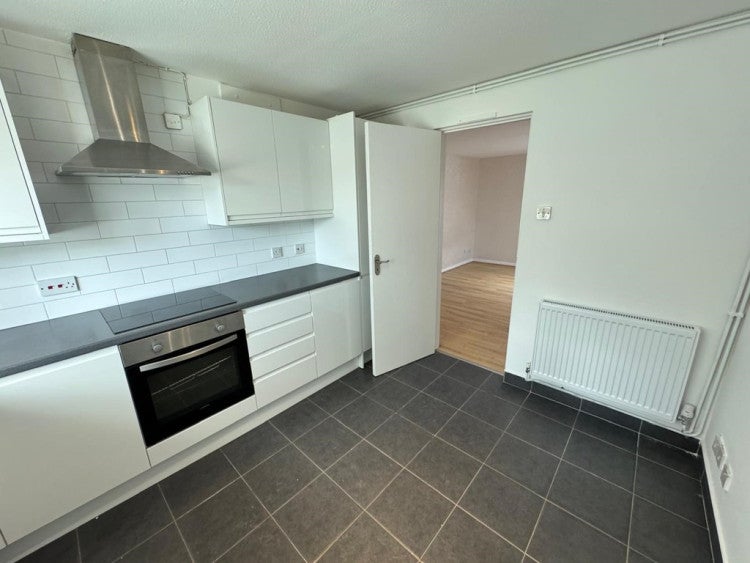 Flat Booth Road in Greater London