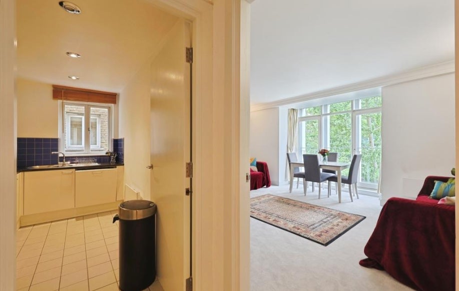Flat Marlborough Hill in London