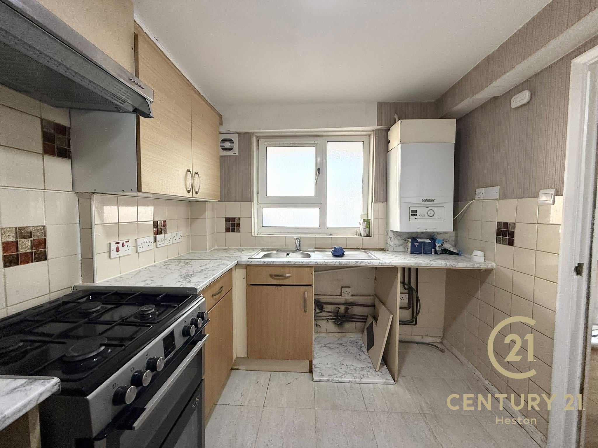 Room Parkfield Drive in Greater London