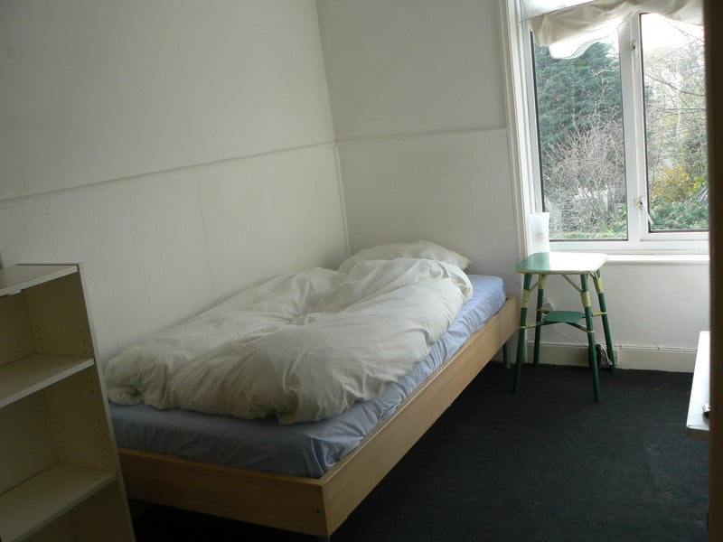 Room Alpha Road in Bristol