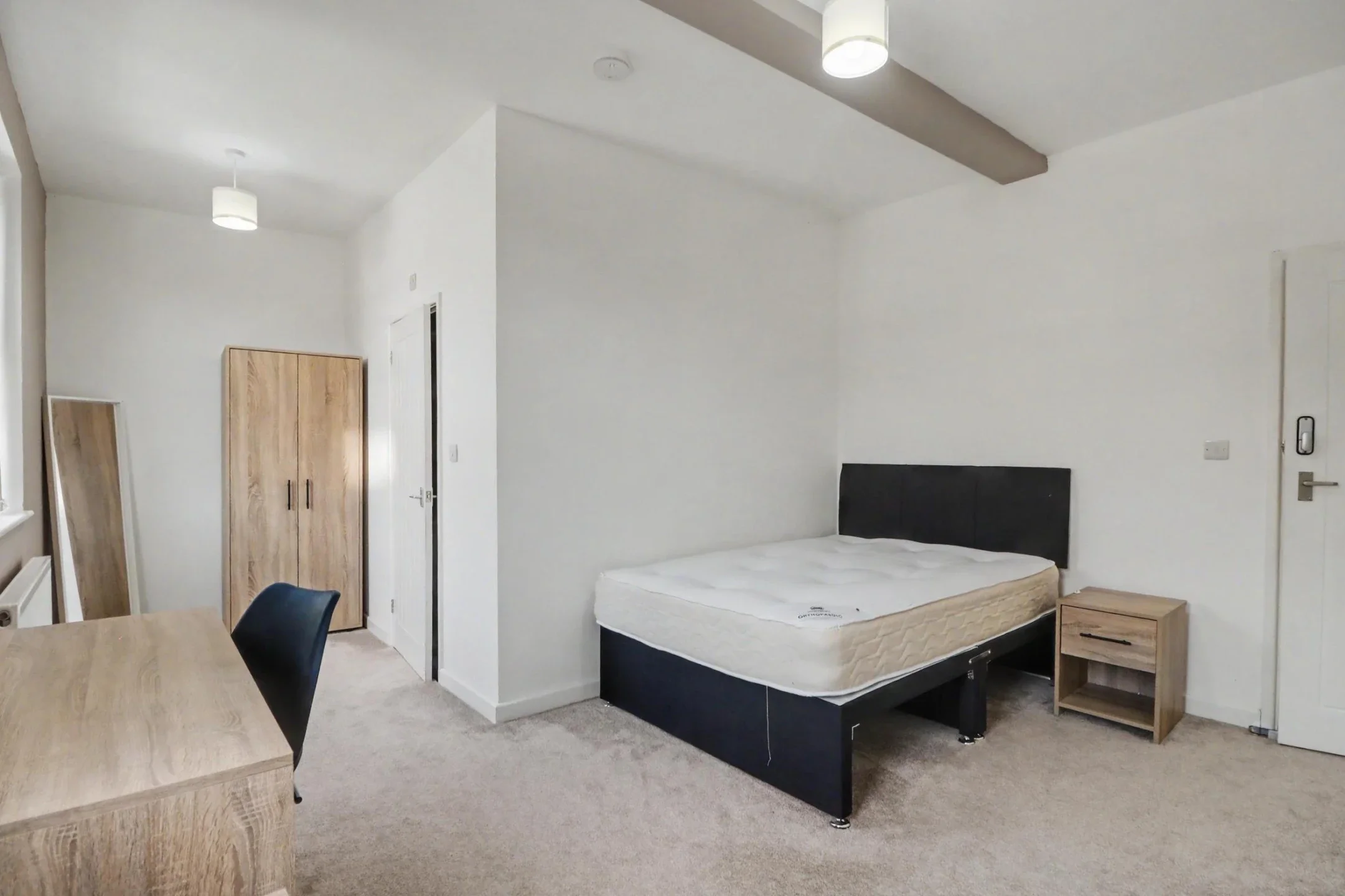 Room King Street in Newcastle-under-Lyme