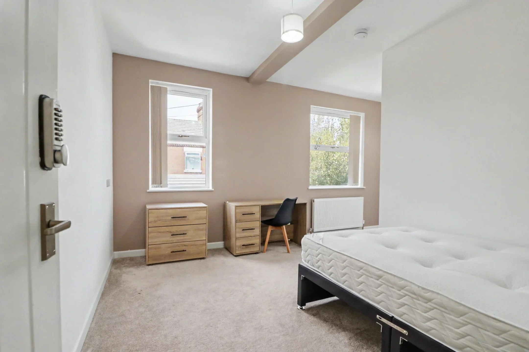 Room King Street in Newcastle-under-Lyme