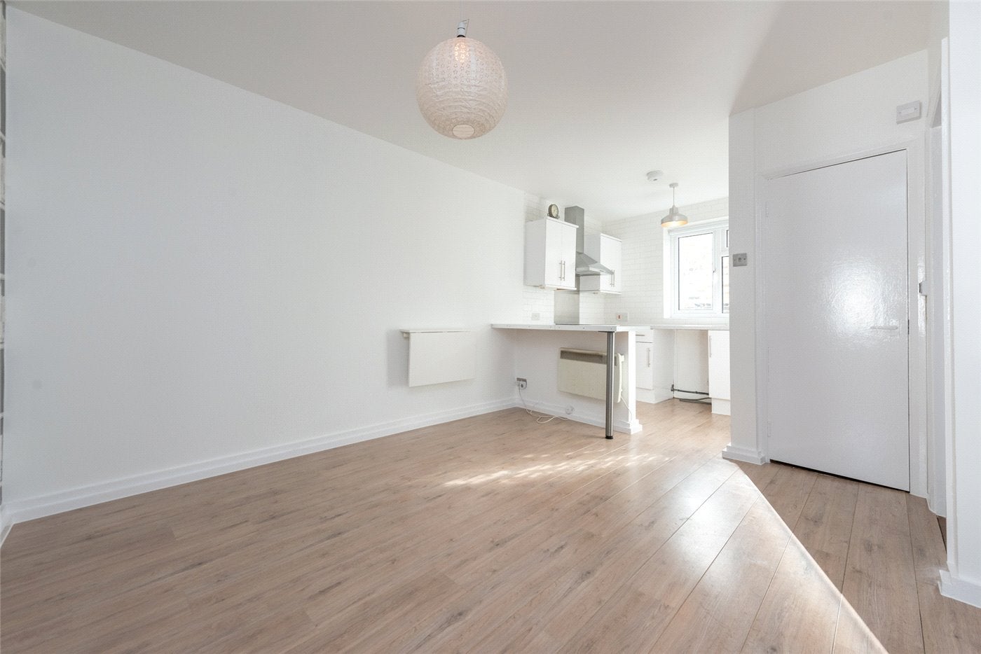 Flat Harrow Road in Greater London