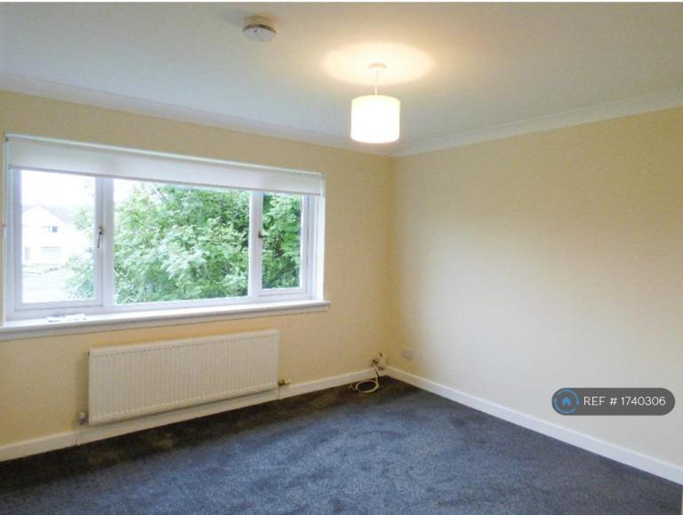 Flat Glen Shee Avenue in Neilston
