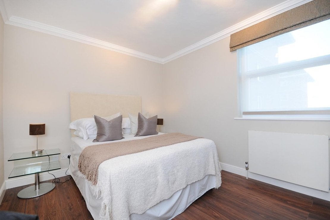 Flat Finchley Road in Greater London