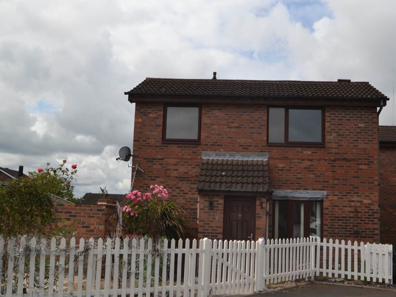 House Corbett Close in Dawley