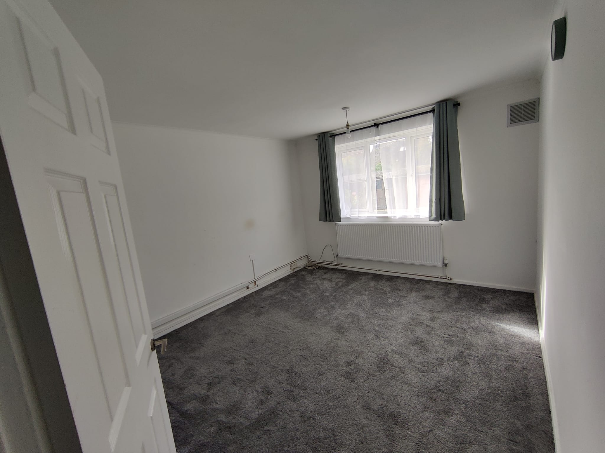 Flat Fairfield Road in Greater London