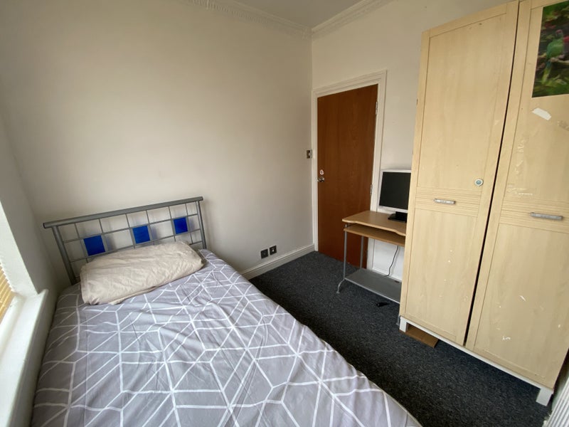Room Essex Road in Greater London