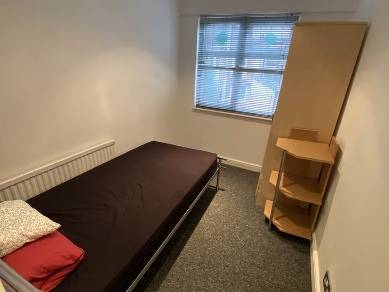 Room Essex Road in Greater London