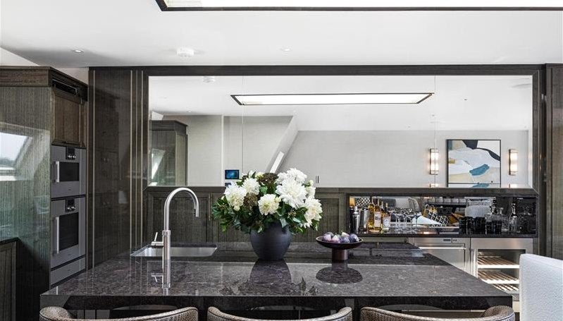 Flat Prince of Wales Terrace in Greater London