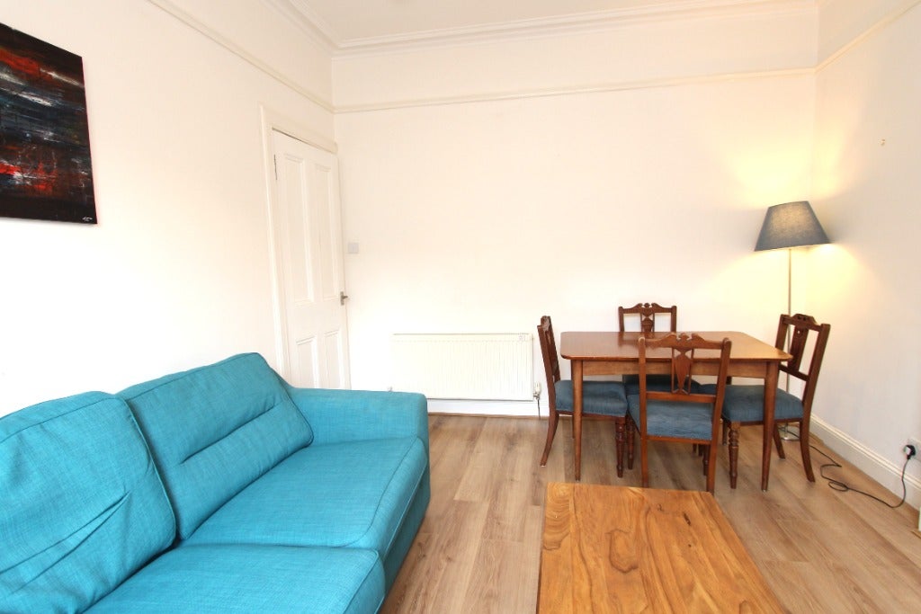 Flat Milton Street in City of Edinburgh