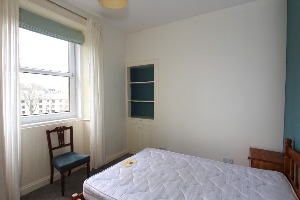Flat Milton Street in City of Edinburgh