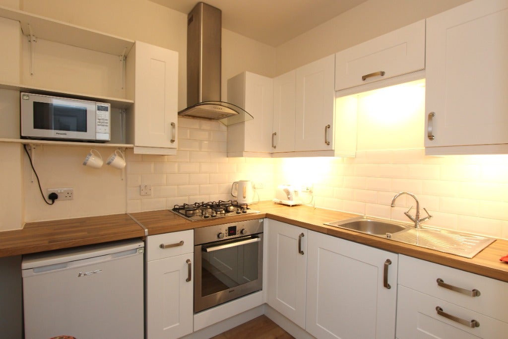 Flat Milton Street in City of Edinburgh