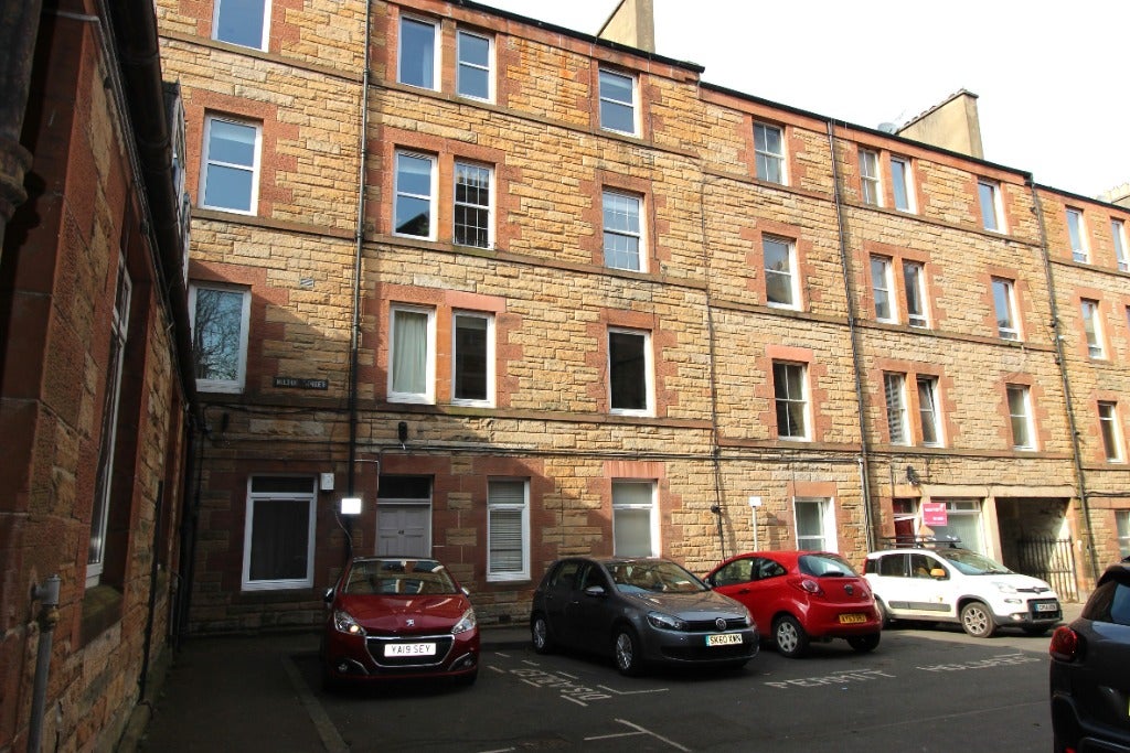 Flat Milton Street in City of Edinburgh