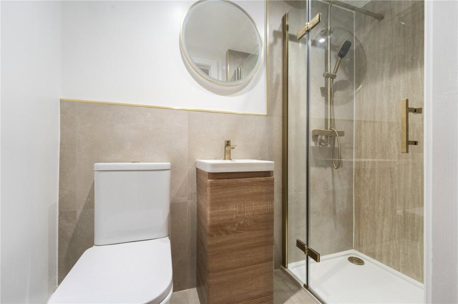 Room Royal Oak Road in Woking