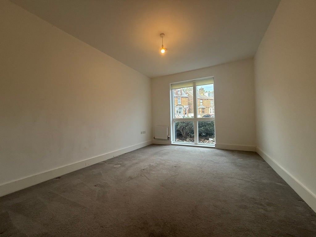 Flat Tylers Place in Maidstone