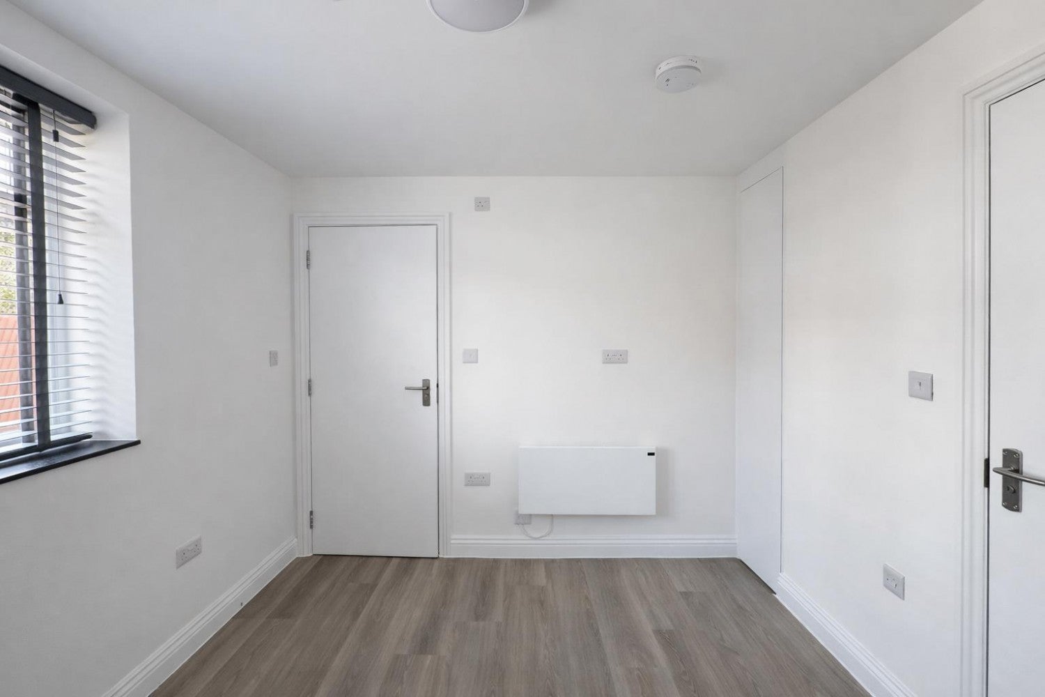 Flat Stag Lane in Greater London