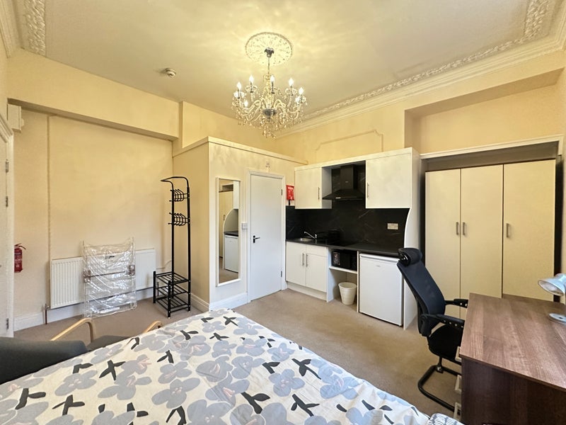 Room Jesmond Road West in Newcastle upon Tyne