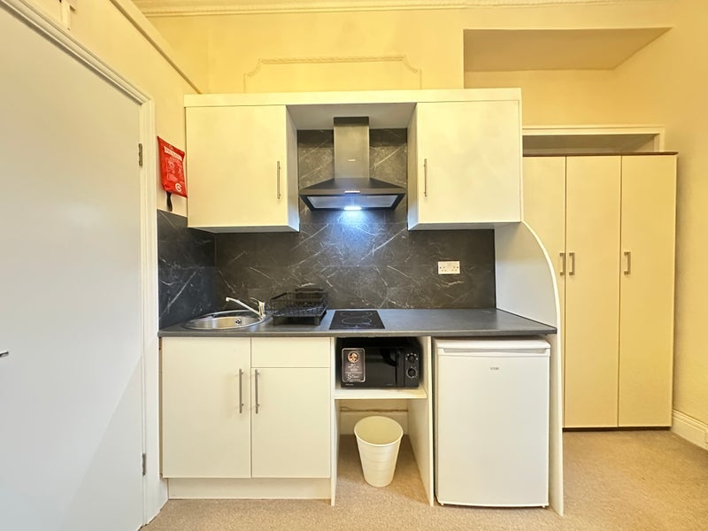 Room Jesmond Road West in Newcastle upon Tyne