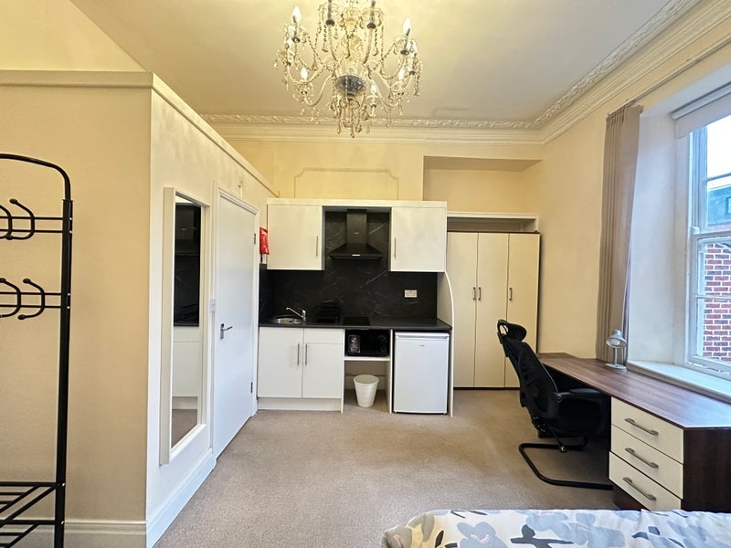 Room Jesmond Road West in Newcastle upon Tyne