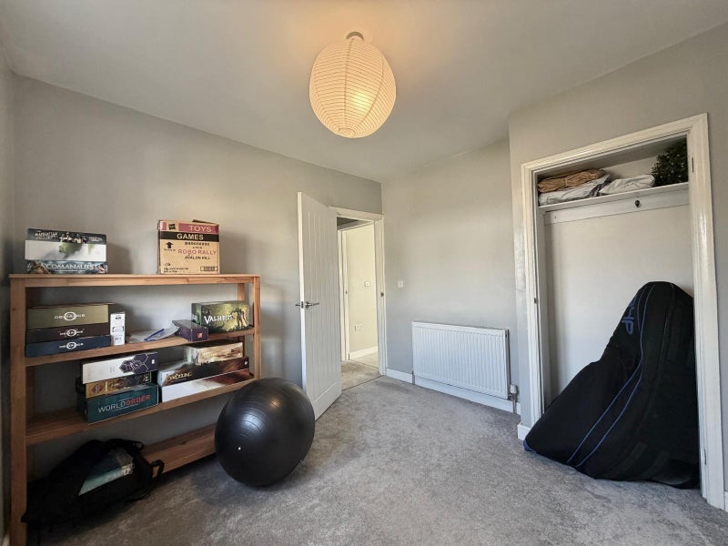 Room Kennion Road in Bristol