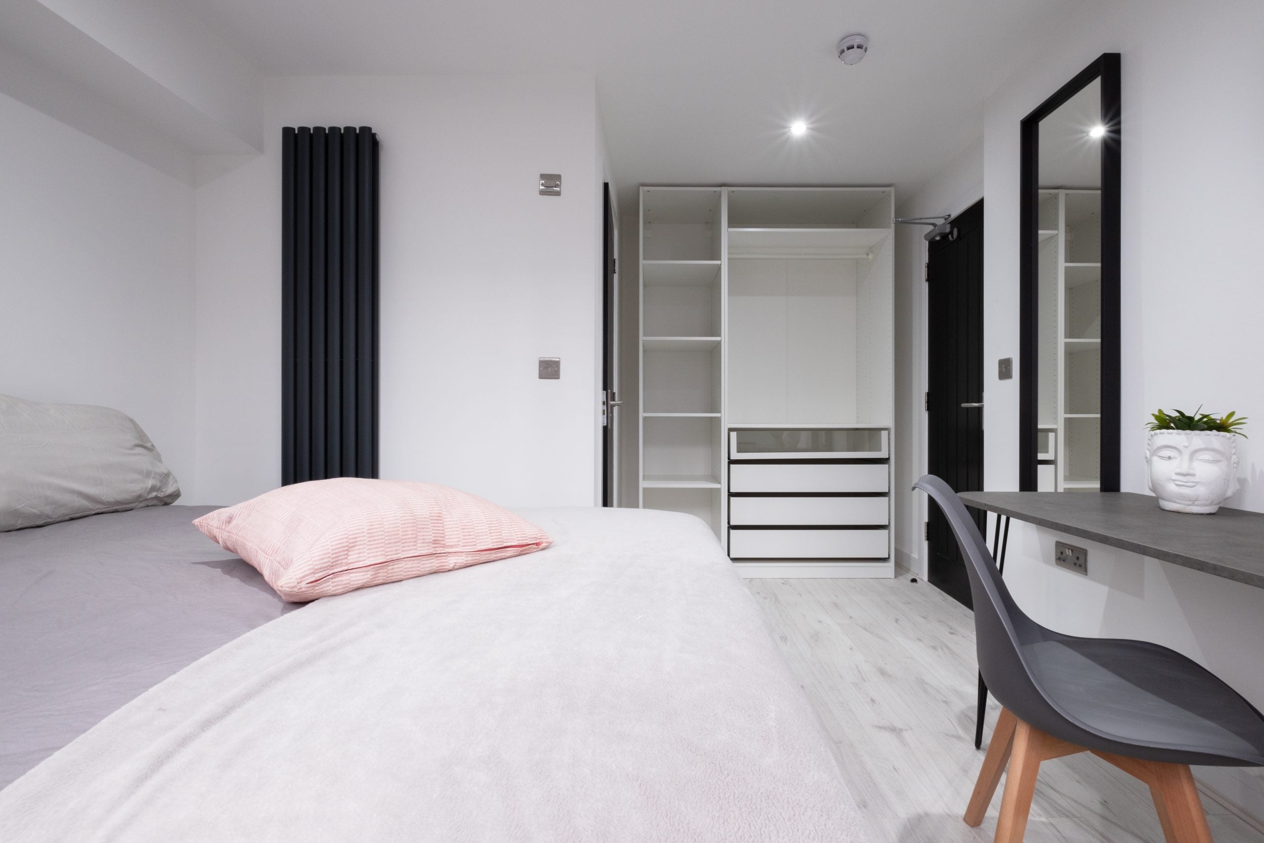 Room Avondale Street in Lincoln