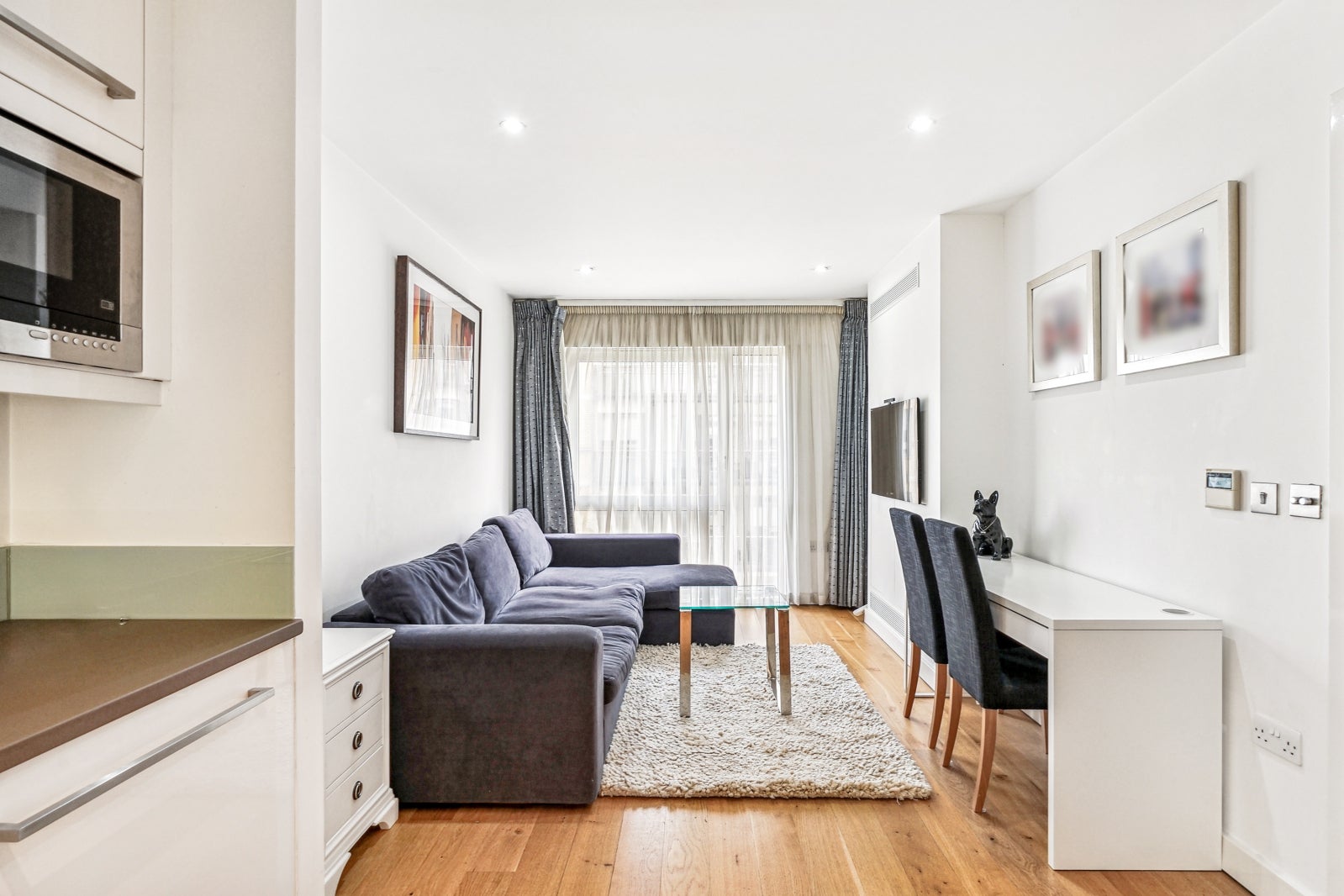 Flat Gillingham Street in City of Westminster