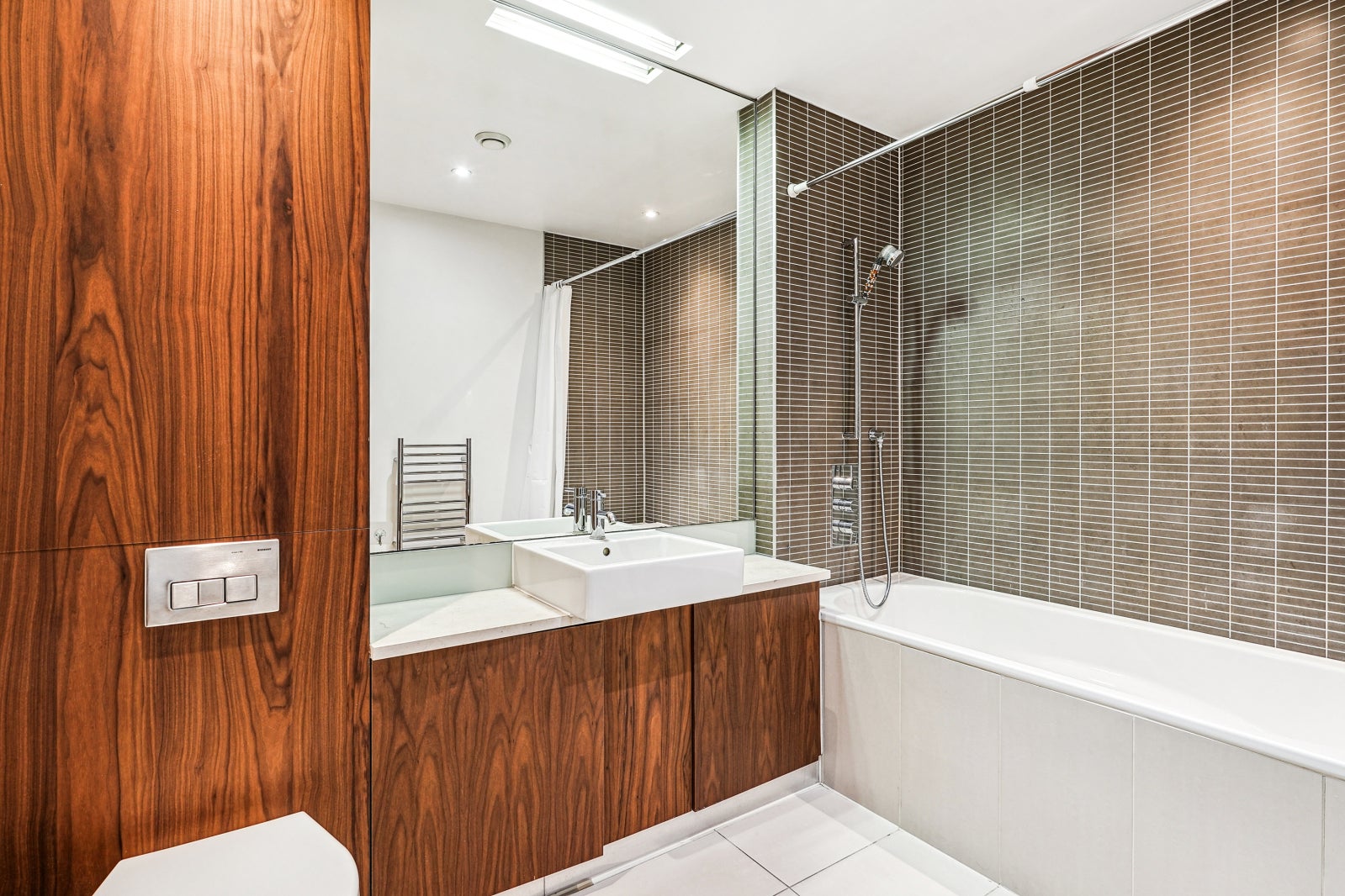 Flat Gillingham Street in City of Westminster