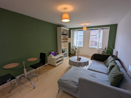 Flat Lower Ormond Street in Manchester