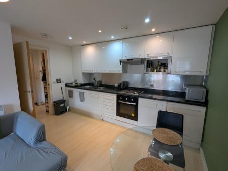 Flat Lower Ormond Street in Manchester