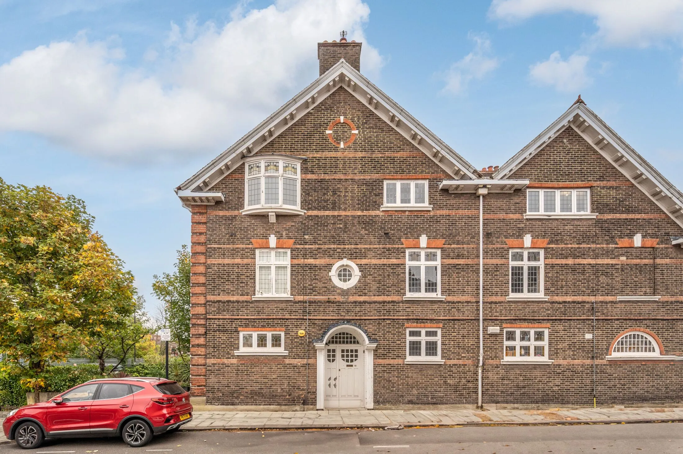 Flat Drewstead Road in Greater London