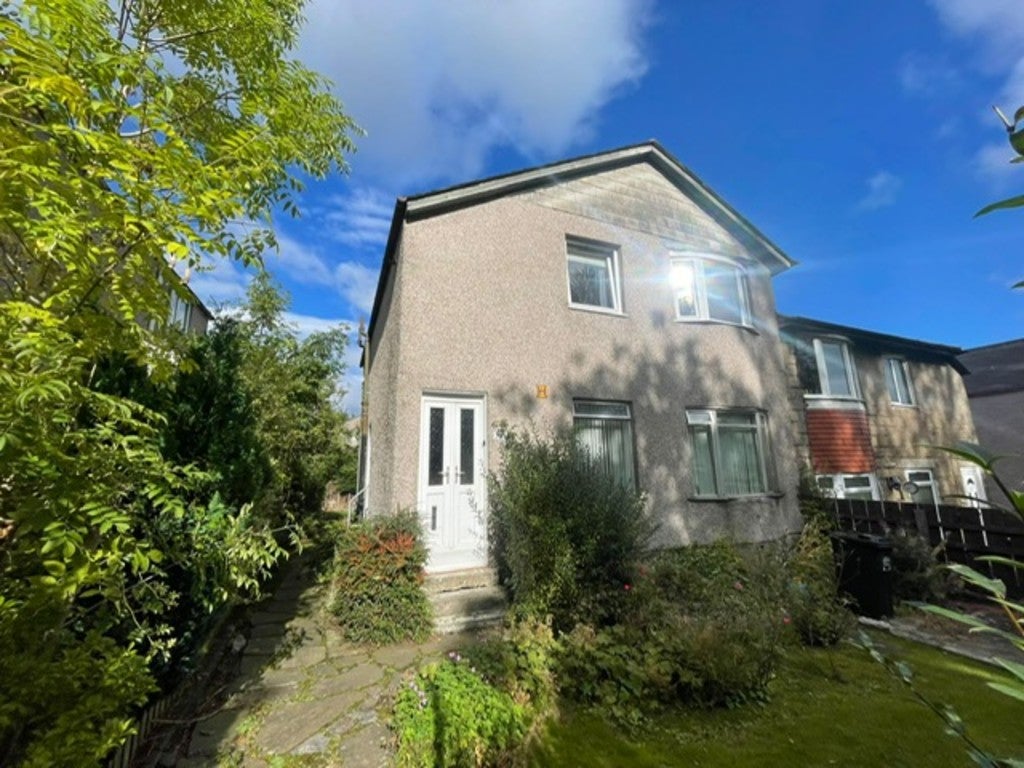 House Croftfoot Road in Glasgow