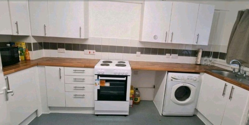 Room Newman Road in Greater London