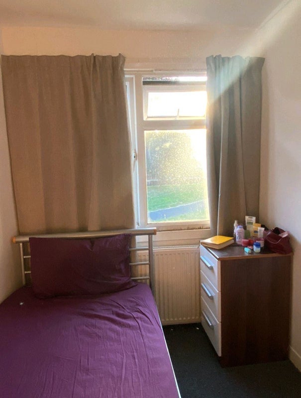 Room Newman Road in Greater London