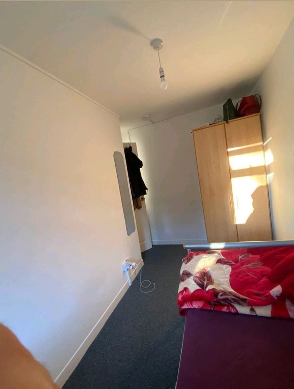 Room Newman Road in Greater London
