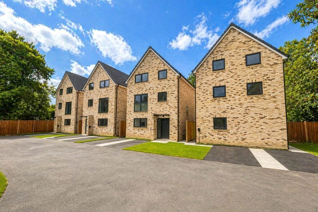 Flat Sorrel Close in Rushmoor