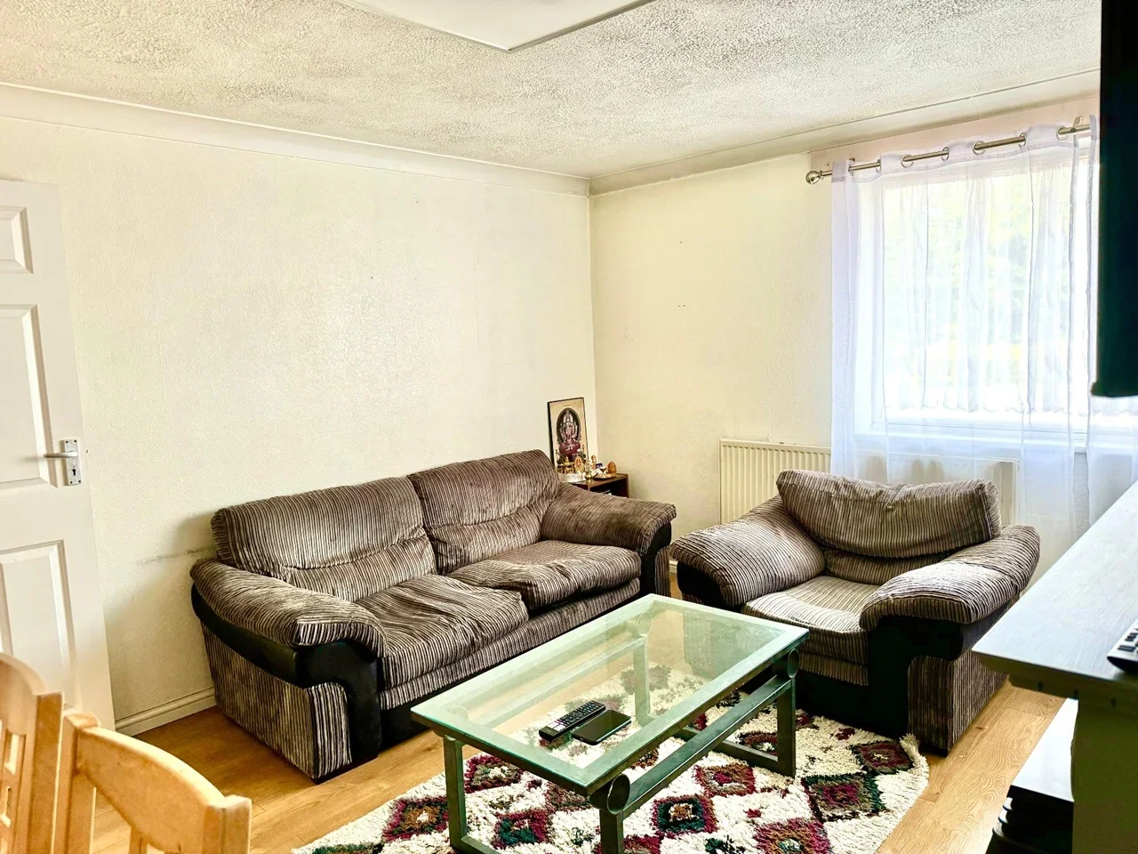 Flat Buckingham Avenue in Slough