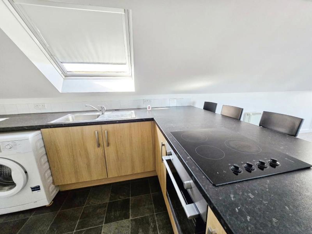 Flat Portview Road in Bristol