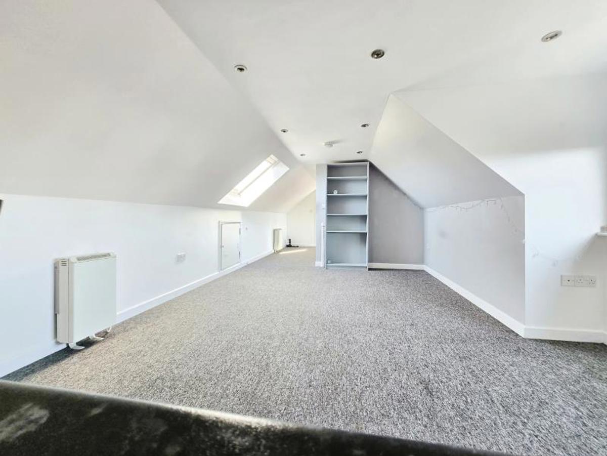 Flat Portview Road in Bristol