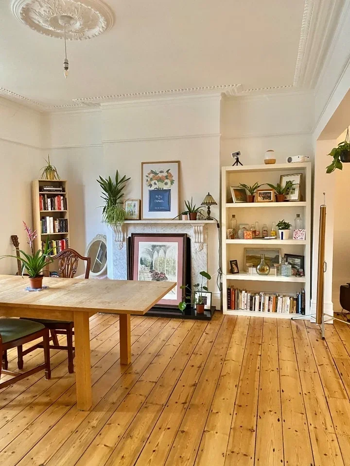 Room Dalmore Road in Greater London