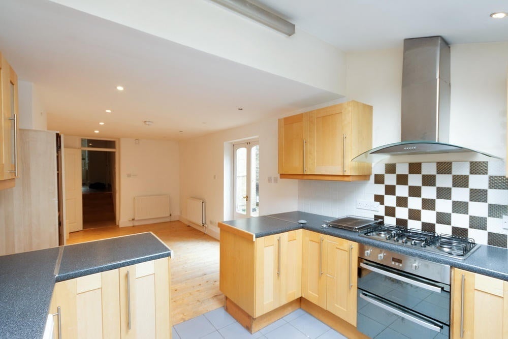 Room Dalmore Road in Greater London
