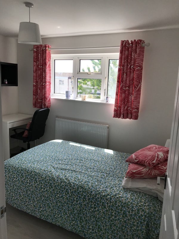 Room Scott Close in Flemingston