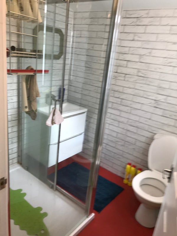 Room Scott Close in Flemingston