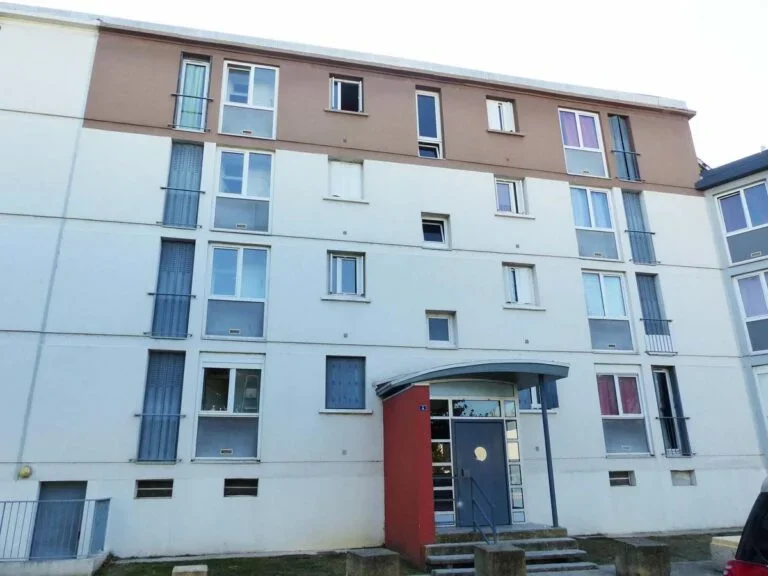 Flat Allée Georges Bizet in Pierrelatte